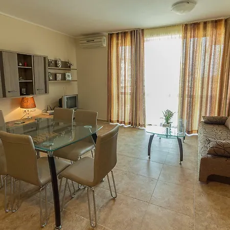 Apollon Apartment
